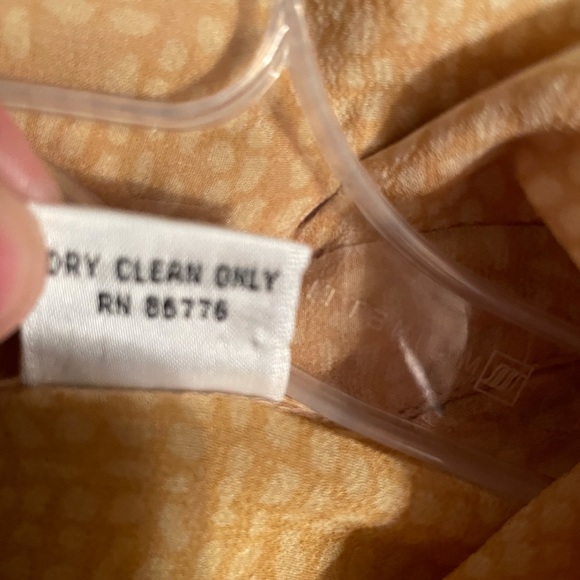 Katherine Kelly Collections • Size 12 • 100% Silk • Brwon/Gold • Floral • Blouse - Picture 12 of 15